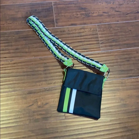 Urban outfitters Crossbody bag green black white - Picture 4 of 15